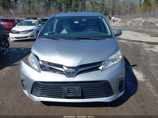 Toyota Sienna Le 7 Passenger 2018 5TDJZ3DC0JS193684 Image 12