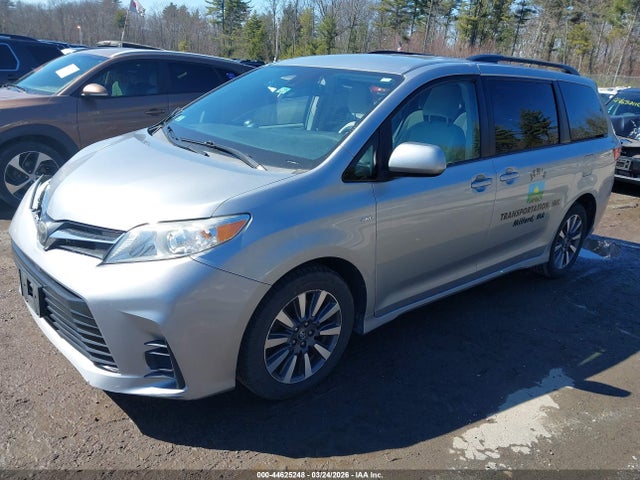 Toyota Sienna Le 7 Passenger 2018 5TDJZ3DC0JS193684 Image 2