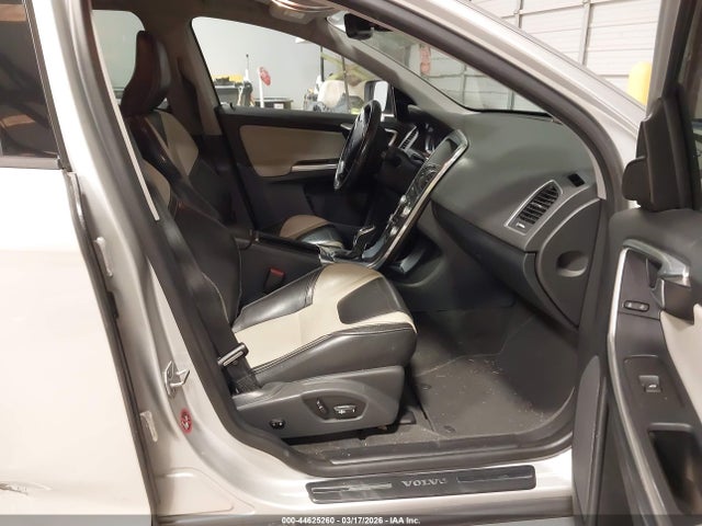 2017 VOLVO XC60 YV440MDJ2H2090860 Photo 4