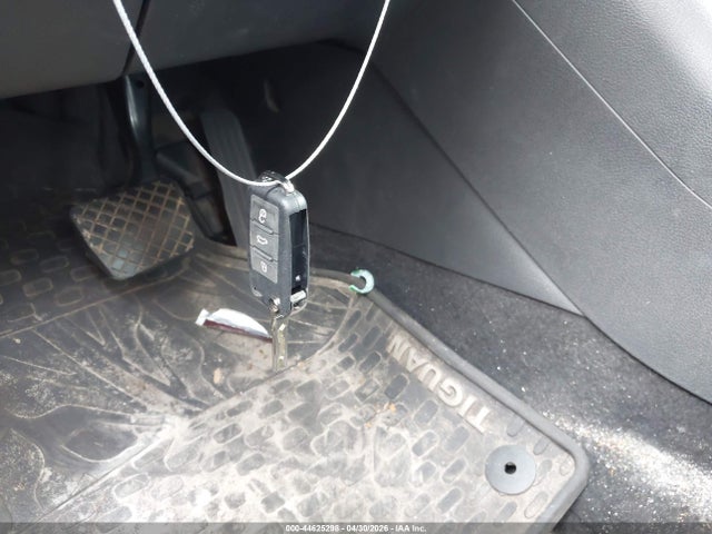 Продажа на аукционе авто 2011 Volkswagen Tiguan S, vin: WVGBV7AX2BW515463, номер лота: 44625298