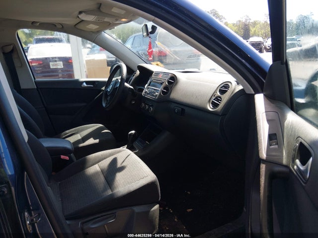 Продажа на аукционе авто 2011 Volkswagen Tiguan S, vin: WVGBV7AX2BW515463, номер лота: 44625298