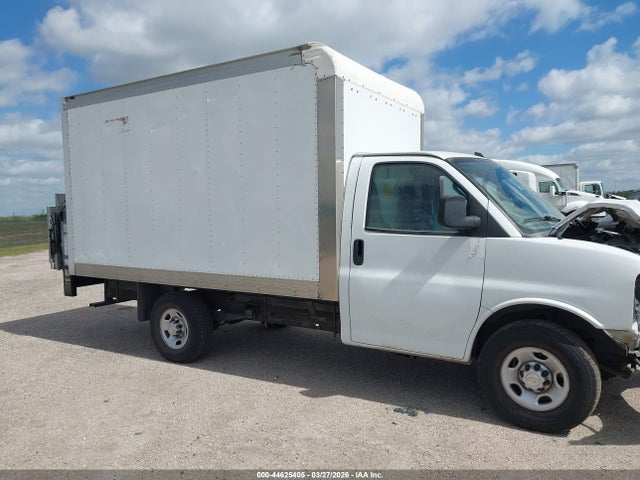 Chevrolet Express Cutaway Work Van 2023 1GB0GRFP7P1106040 Image 13