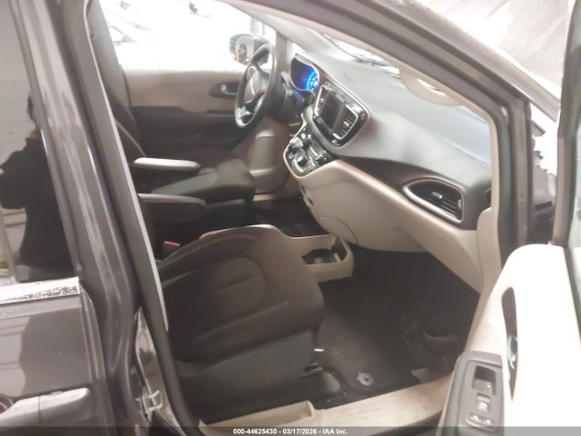 2020 CHRYSLER VOYAGER 2C4RC1AG0LR250249 Photo 4