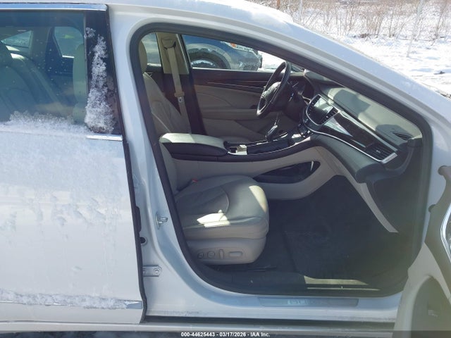 44625443 :رقم المزاد ، 1G4ZR5SS3HU136163 vin ، 2017 Buick Lacrosse Premium مزاد بيع