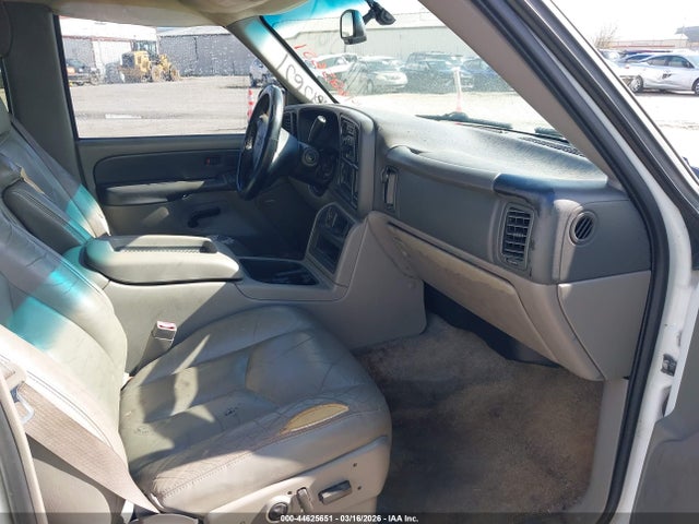 2003 CHEVROLET SUBURBAN 1500 1GNEC16ZX3R257554 Photo 4