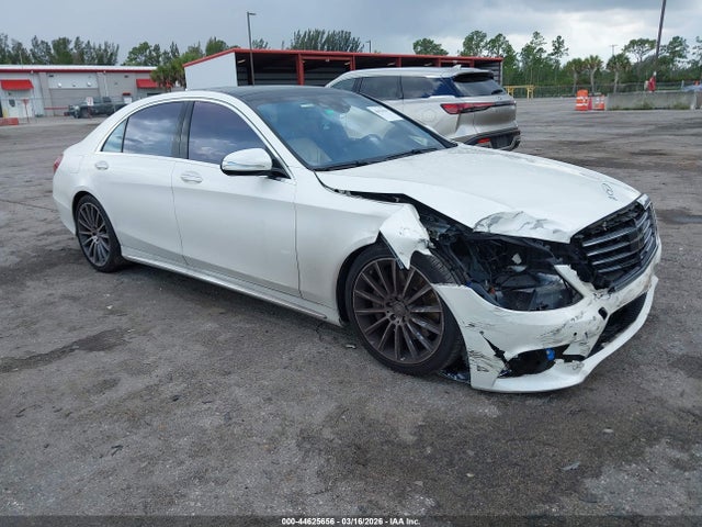 2015 MERCEDES-BENZ S 550 WDDUG8CB8FA109968