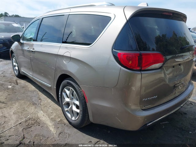 2018 CHRYSLER PACIFICA 2C4RC1BG2JR154845 Photo 2