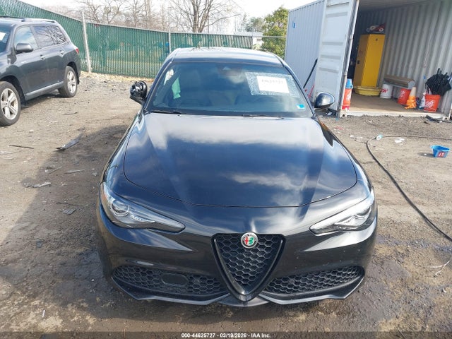 44625727 :رقم المزاد ، ZARFANBN4N7663685 vin ، 2022 Alfa Romeo Giulia Veloce Awd مزاد بيع