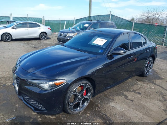 44625727 :رقم المزاد ، ZARFANBN4N7663685 vin ، 2022 Alfa Romeo Giulia Veloce Awd مزاد بيع