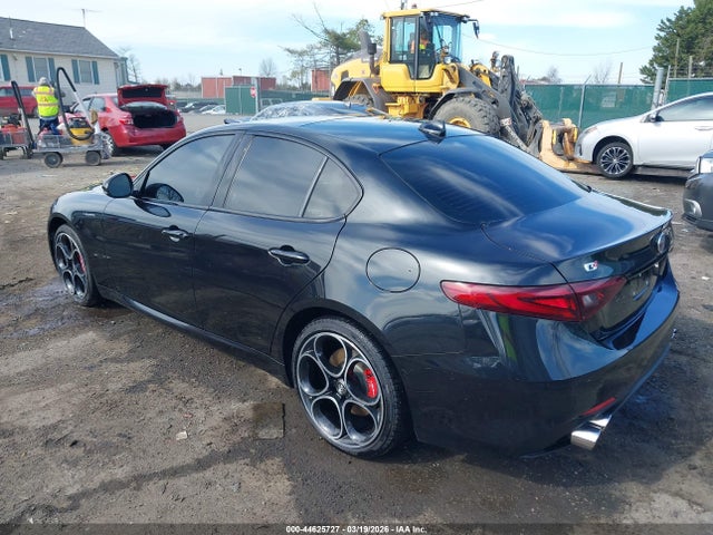 44625727 :رقم المزاد ، ZARFANBN4N7663685 vin ، 2022 Alfa Romeo Giulia Veloce Awd مزاد بيع