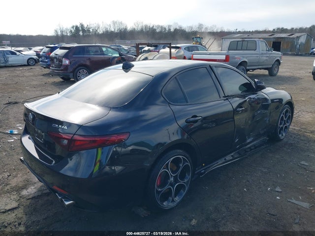 44625727 :رقم المزاد ، ZARFANBN4N7663685 vin ، 2022 Alfa Romeo Giulia Veloce Awd مزاد بيع