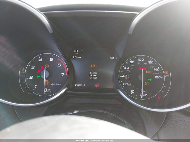 44625727 :رقم المزاد ، ZARFANBN4N7663685 vin ، 2022 Alfa Romeo Giulia Veloce Awd مزاد بيع
