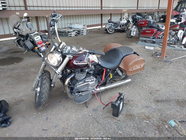 Triumph Motorcycle America 2014 SMT905RNXET628075 Image 2