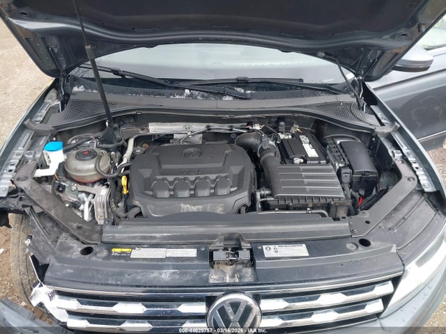 2018 Volkswagen Tiguan 2.0t Se/2.0t Sel მანქანა იყიდება აუქციონზე, vin: 3VV2B7AX7JM059988, აუქციონის ნომერი: 44625757