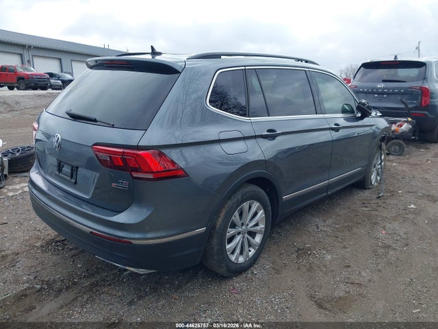 2018 Volkswagen Tiguan 2.0t Se/2.0t Sel მანქანა იყიდება აუქციონზე, vin: 3VV2B7AX7JM059988, აუქციონის ნომერი: 44625757