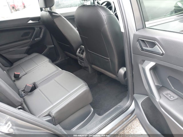 2018 Volkswagen Tiguan 2.0t Se/2.0t Sel მანქანა იყიდება აუქციონზე, vin: 3VV2B7AX7JM059988, აუქციონის ნომერი: 44625757