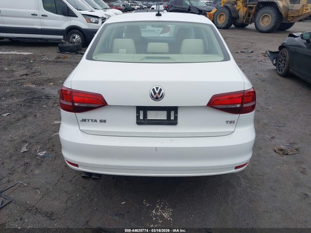 2017 Volkswagen Jetta 1.4t Se მანქანა იყიდება აუქციონზე, vin: 3VWDB7AJ1HM351999, აუქციონის ნომერი: 44625774