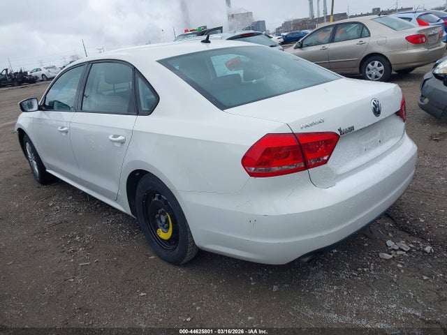 Продаж на аукціоні авто 2014 Volkswagen Passat 1.8t S, vin: 1VWAT7A31EC037395, номер лоту: 44625801