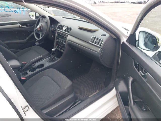 Продаж на аукціоні авто 2014 Volkswagen Passat 1.8t S, vin: 1VWAT7A31EC037395, номер лоту: 44625801