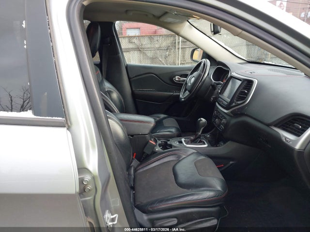 2017 Jeep Cherokee Trailhawk მანქანა იყიდება აუქციონზე, vin: 1C4PJMBS3HW558029, აუქციონის ნომერი: 44625811