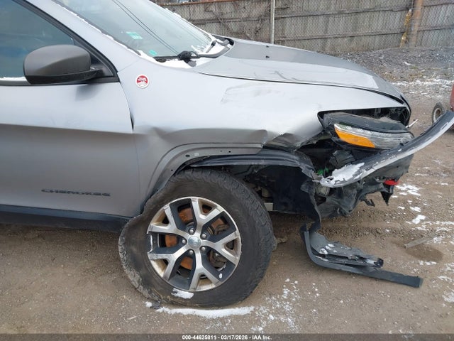 2017 Jeep Cherokee Trailhawk მანქანა იყიდება აუქციონზე, vin: 1C4PJMBS3HW558029, აუქციონის ნომერი: 44625811