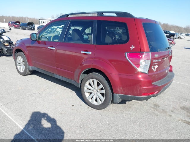 2013 SUBARU FORESTER JF2SHACC8DH411314 Photo 2