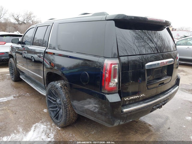 2015 Gmc Yukon Xl 1500 Denali მანქანა იყიდება აუქციონზე, vin: 1GKS2JKJ3FR168352, აუქციონის ნომერი: 44625876