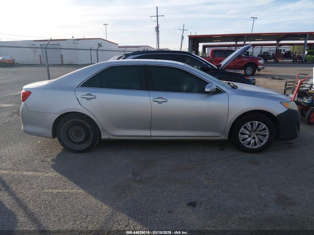 2014 Toyota Camry Le მანქანა იყიდება აუქციონზე, vin: 4T4BF1FK2ER443497, აუქციონის ნომერი: 44626016