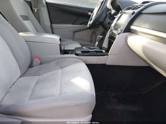 2014 Toyota Camry Le მანქანა იყიდება აუქციონზე, vin: 4T4BF1FK2ER443497, აუქციონის ნომერი: 44626016