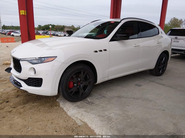 2021 MASERATI LEVANTE ZN661XUA7MX359652 Photo 1