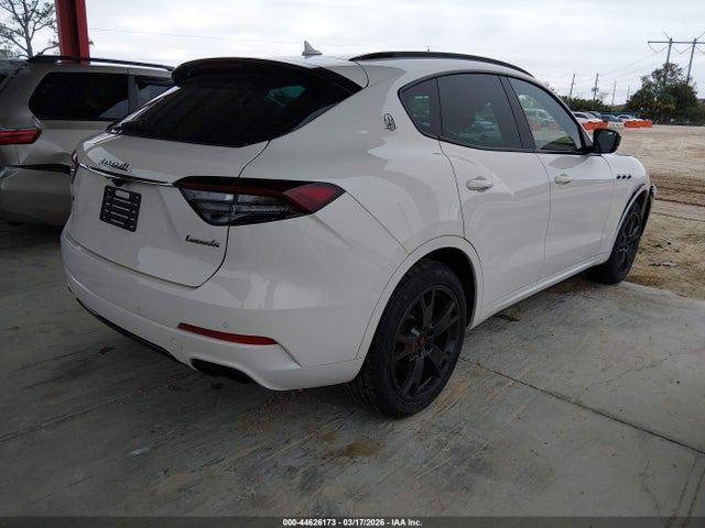 2021 MASERATI LEVANTE ZN661XUA7MX359652 Photo 3