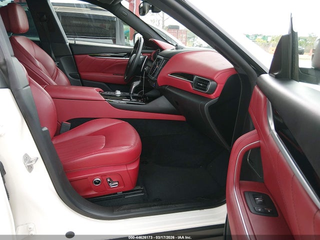 2021 MASERATI LEVANTE ZN661XUA7MX359652 Photo 4
