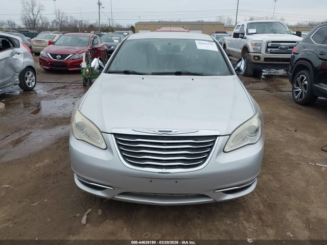 2011 Chrysler 200 Limited მანქანა იყიდება აუქციონზე, vin: 1C3BC2FB3BN500586, აუქციონის ნომერი: 44626190