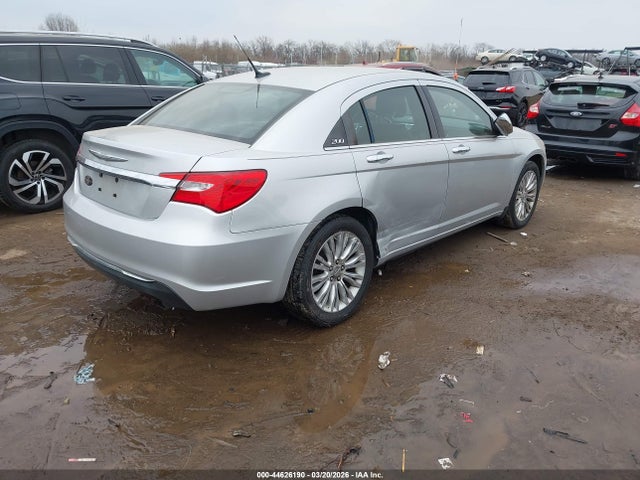 2011 Chrysler 200 Limited მანქანა იყიდება აუქციონზე, vin: 1C3BC2FB3BN500586, აუქციონის ნომერი: 44626190