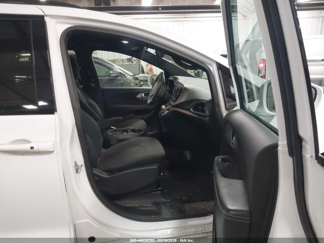 Продажа на аукционе авто 2018 Chrysler Pacifica Touring Plus, vin: 2C4RC1FG6JR234191, номер лота: 44626295