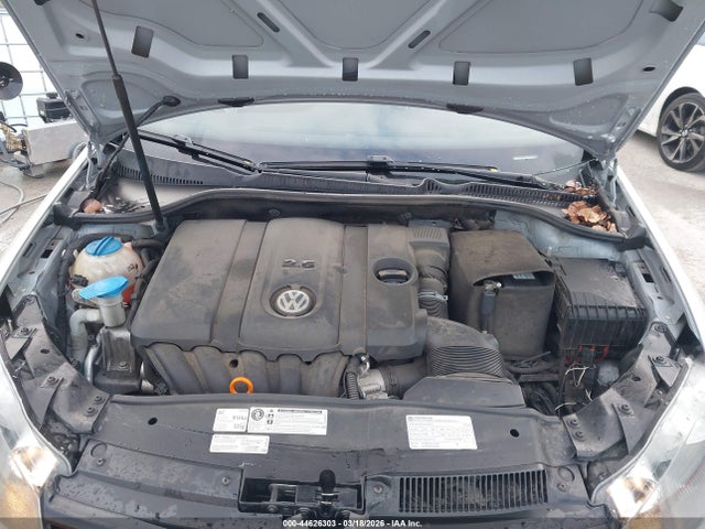 44626303 :رقم المزاد ، WVWDB7AJ6DW058631 vin ، 2013 Volkswagen Golf 2.5l 4-door مزاد بيع