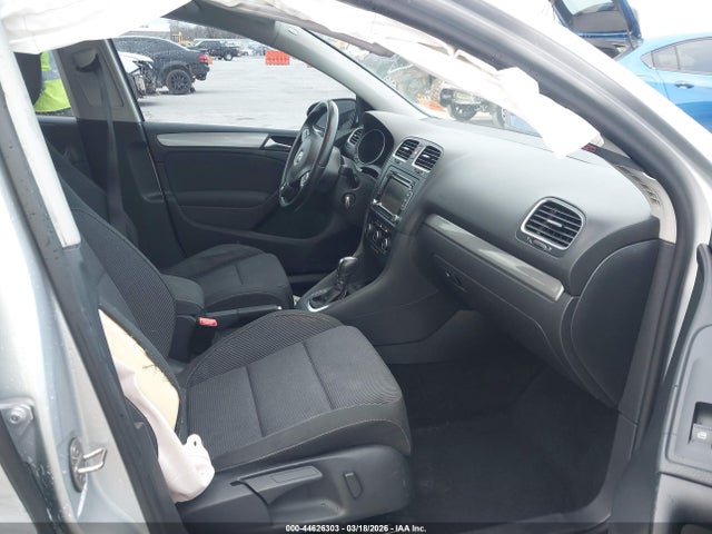 44626303 :رقم المزاد ، WVWDB7AJ6DW058631 vin ، 2013 Volkswagen Golf 2.5l 4-door مزاد بيع
