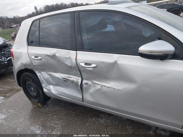 44626303 :رقم المزاد ، WVWDB7AJ6DW058631 vin ، 2013 Volkswagen Golf 2.5l 4-door مزاد بيع