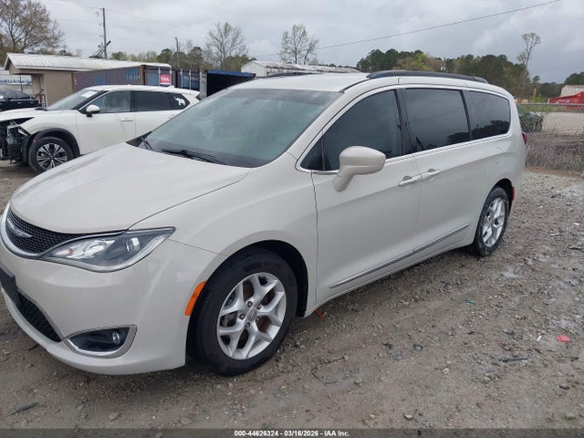 44626324 :رقم المزاد ، 2C4RC1BG5HR635084 vin ، 2017 Chrysler Pacifica Touring-l مزاد بيع