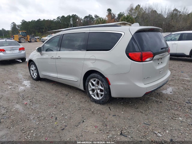 44626324 :رقم المزاد ، 2C4RC1BG5HR635084 vin ، 2017 Chrysler Pacifica Touring-l مزاد بيع