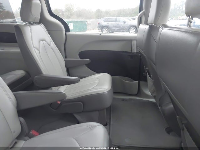 44626324 :رقم المزاد ، 2C4RC1BG5HR635084 vin ، 2017 Chrysler Pacifica Touring-l مزاد بيع