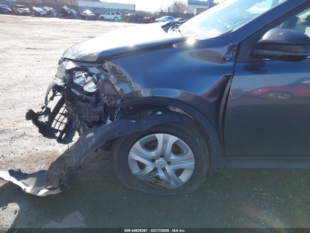 Toyota RAV4 LE 2014 JTMBFREV6ED080615 Image 6