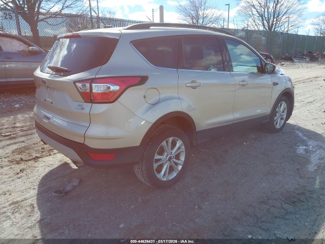1FMCU9GDXJUD24948 Ford ESCAPE SE