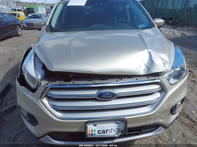 1FMCU9GDXJUD24948 Ford ESCAPE SE