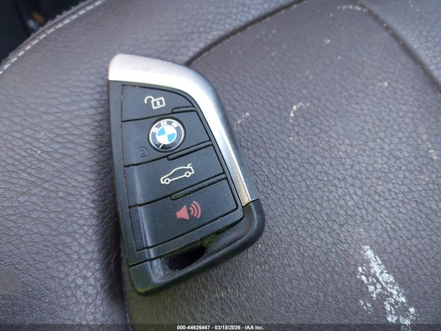 2016 BMW X1 WBXHT3C37GP881608 Photo 10