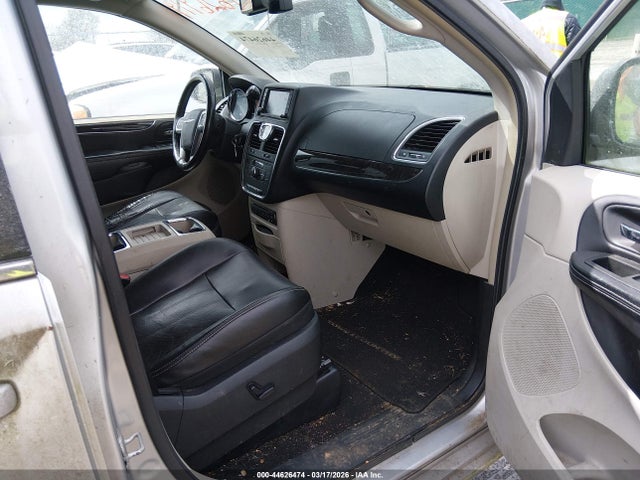 2011 Chrysler Town & Country Touring-l მანქანა იყიდება აუქციონზე, vin: 2A4RR8DG2BR798975, აუქციონის ნომერი: 44626474