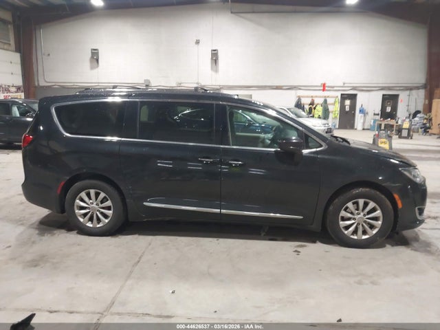 Продажа на аукционе авто 2019 Chrysler Pacifica Touring L, vin: 2C4RC1BG1KR645201, номер лота: 44626537