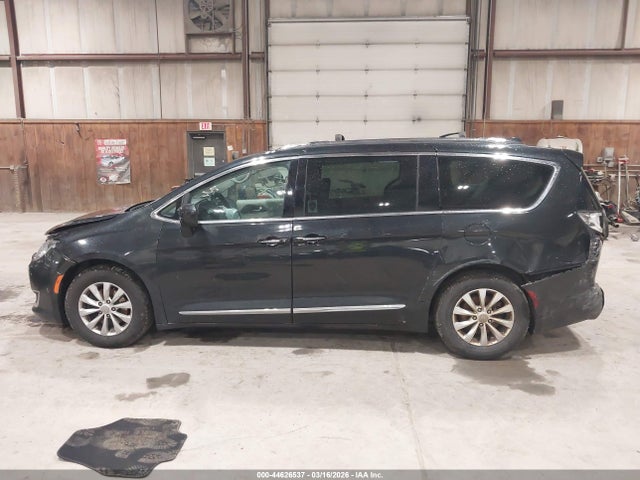 Продажа на аукционе авто 2019 Chrysler Pacifica Touring L, vin: 2C4RC1BG1KR645201, номер лота: 44626537