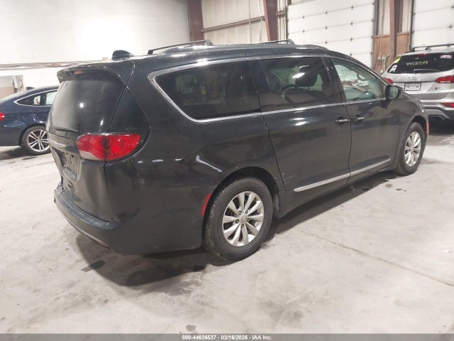 Продажа на аукционе авто 2019 Chrysler Pacifica Touring L, vin: 2C4RC1BG1KR645201, номер лота: 44626537