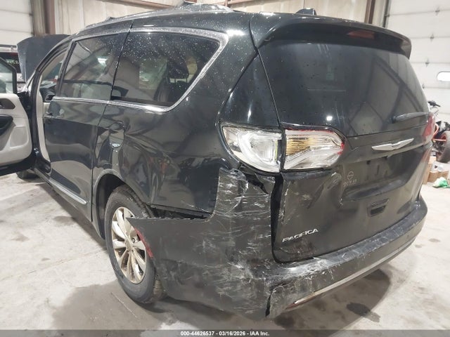 Продажа на аукционе авто 2019 Chrysler Pacifica Touring L, vin: 2C4RC1BG1KR645201, номер лота: 44626537